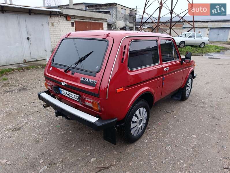 Внедорожник / Кроссовер ВАЗ / Lada 2121 Нива 1992 в Черкассах фото 4 Внедорожник / Кроссовер ВАЗ / Lada 2121 Нива 1992 в Черкассах