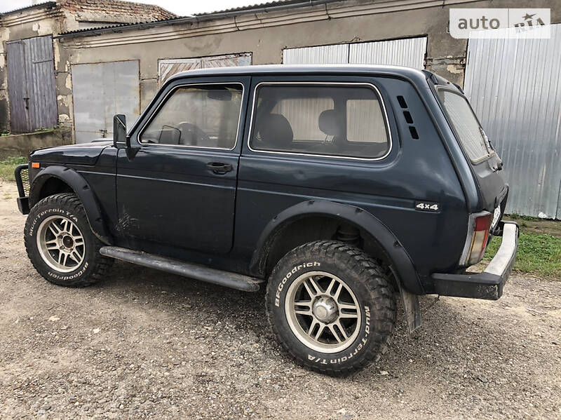 Внедорожник / Кроссовер ВАЗ / Lada 21213 Niva 2002 в Шумске