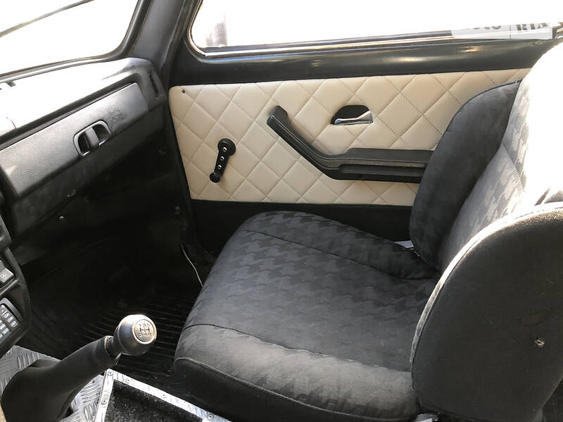 Внедорожник / Кроссовер ВАЗ / Lada 21213 Niva 2002 в Шумске