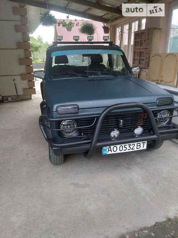 Внедорожник / Кроссовер ВАЗ / Lada 21213 Niva 2003 в Сваляве