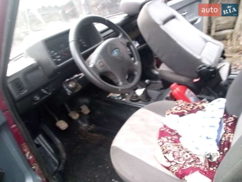 Позашляховик / Кросовер ВАЗ / Lada 21213 Niva 1999 в Зіньківі