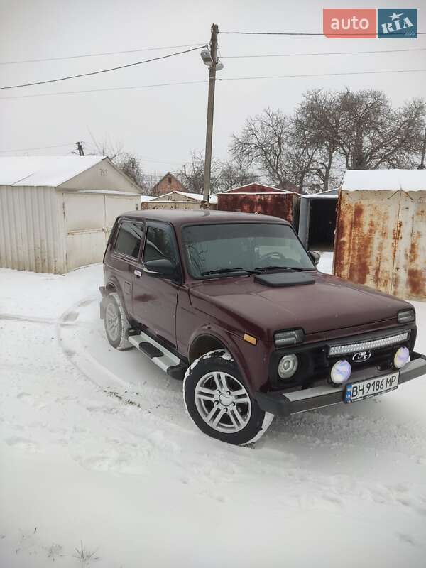 Универсал ВАЗ / Lada 21213 Niva 2004 в Одессе