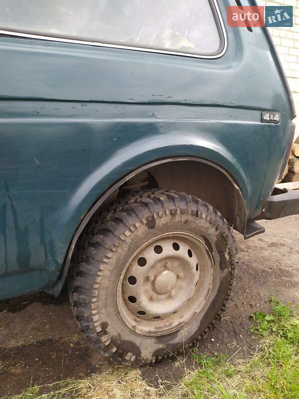Внедорожник / Кроссовер ВАЗ / Lada 21213 Niva 2004 в Путивле