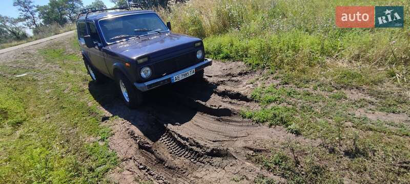 Позашляховик / Кросовер ВАЗ / Lada 21213 Niva 2000 в Новомосковську
