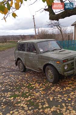 Внедорожник / Кроссовер ВАЗ / Lada 21213 Niva 2004 в Мирнограде