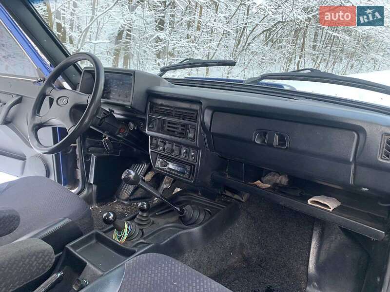 Універсал ВАЗ / Lada 21213 Niva 2003 в Харкові