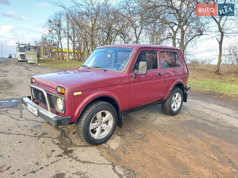 Внедорожник / Кроссовер ВАЗ / Lada 21213 Niva 2001 в Смеле