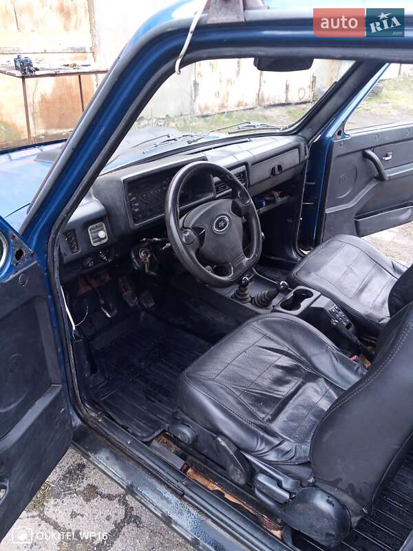 Внедорожник / Кроссовер ВАЗ / Lada 21213 Niva 2004 в Березанке