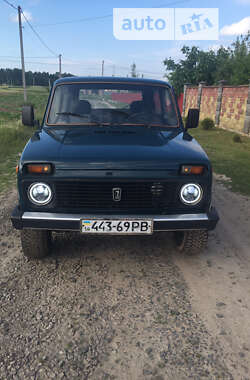 Позашляховик / Кросовер ВАЗ / Lada 21213 Niva 2000 в Зарічному