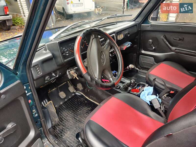 Внедорожник / Кроссовер ВАЗ / Lada 21213 Niva 2005 в Миргороде