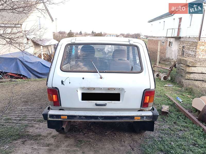 Внедорожник / Кроссовер ВАЗ / Lada 21213 Niva 1998 в Николаеве