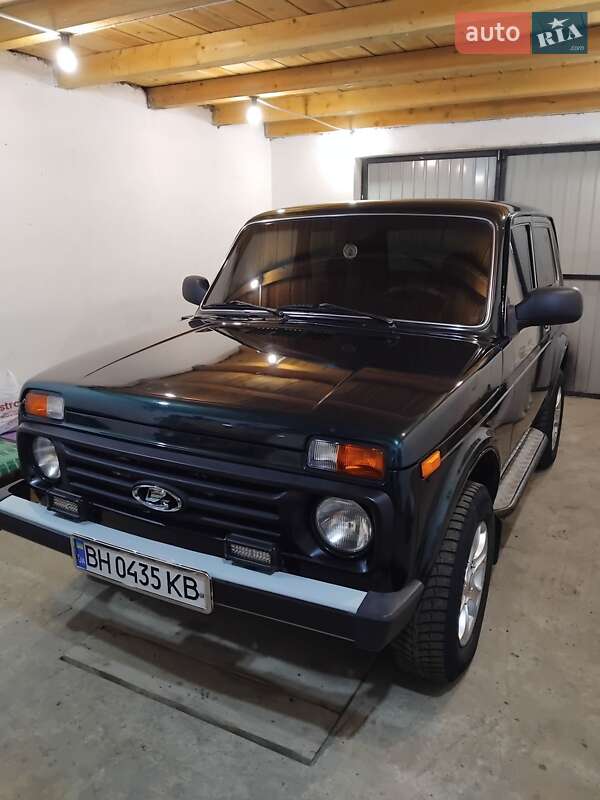 Внедорожник / Кроссовер ВАЗ / Lada 21213 Niva 2004 в Захарьевке