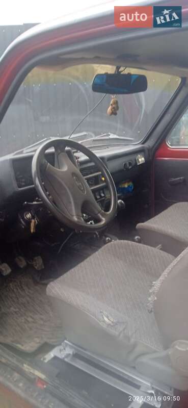 Внедорожник / Кроссовер ВАЗ / Lada 21213 Niva 2002 в Косове