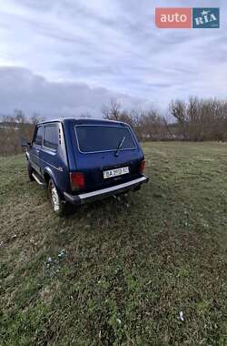 Внедорожник / Кроссовер ВАЗ 21213 Niva 2002 в 