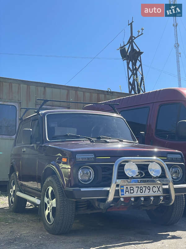 Позашляховик / Кросовер ВАЗ / Lada 21213 Niva 2004 в Гайсину
