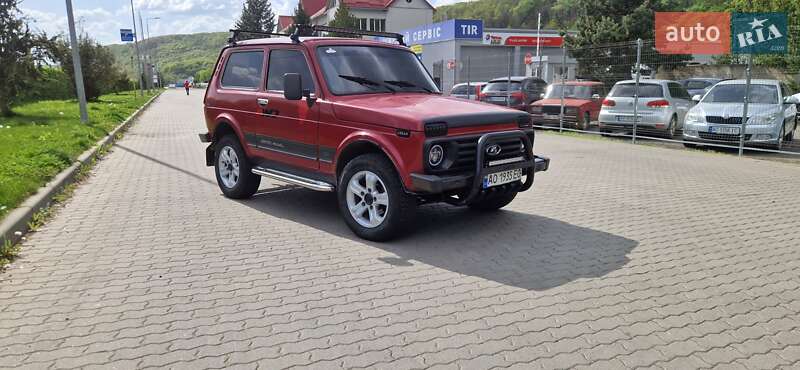 Внедорожник / Кроссовер ВАЗ / Lada 21213 Niva 2004 в Мукачево