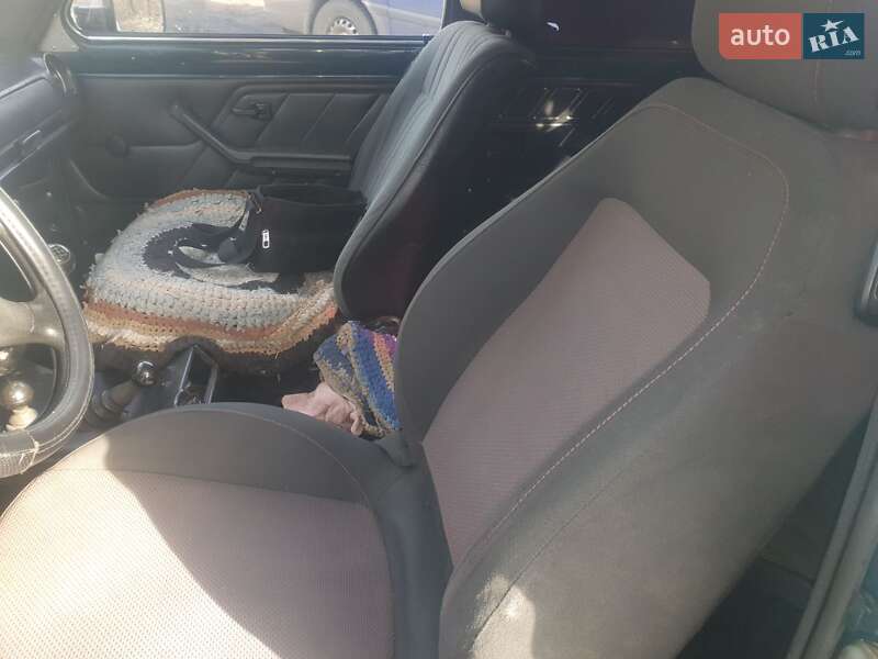 Внедорожник / Кроссовер ВАЗ / Lada 21213 Niva 2000 в Першотравенске