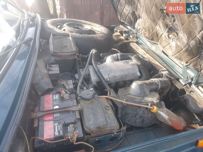 Внедорожник / Кроссовер ВАЗ / Lada 21213 Niva 2000 в Першотравенске