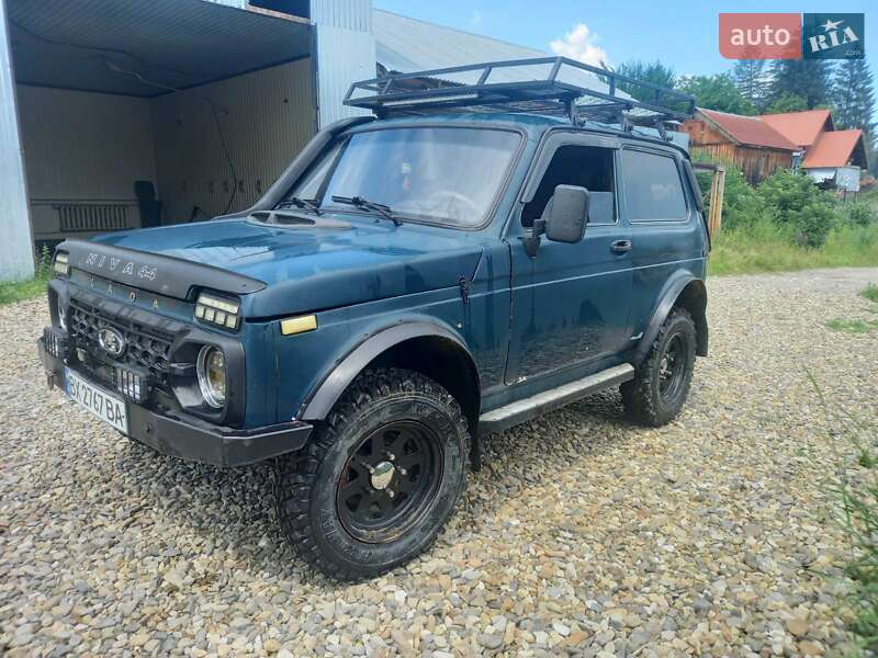 Внедорожник / Кроссовер ВАЗ 21213 Niva 2005 в 