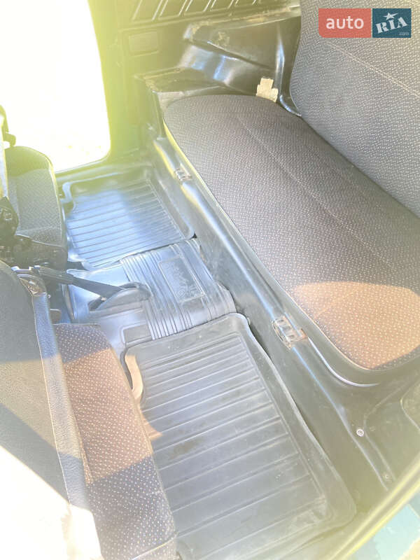 Внедорожник / Кроссовер ВАЗ / Lada 21213 Niva 2004 в Сумах