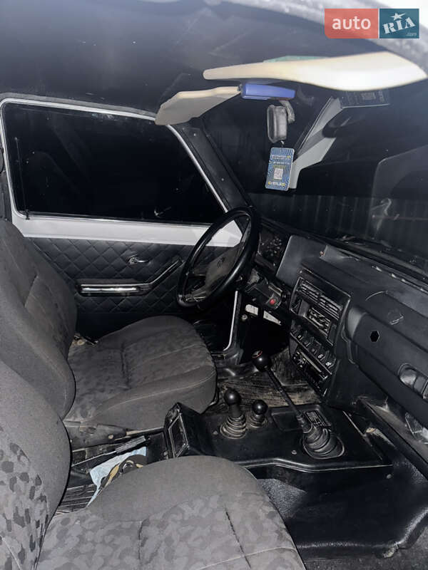 Позашляховик / Кросовер ВАЗ / Lada 21213 Niva 2005 в Ужгороді