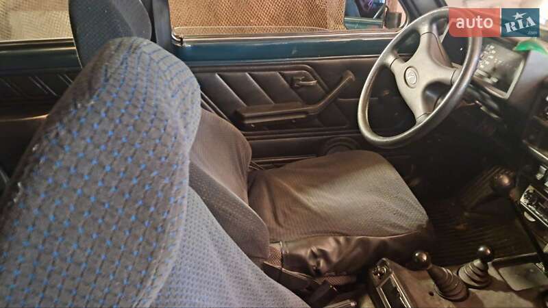 Позашляховик / Кросовер ВАЗ / Lada 21213 Niva 2000 в Києві