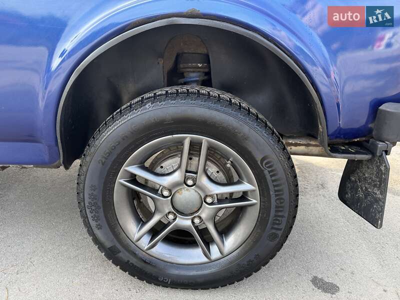 Универсал ВАЗ / Lada 21213 Niva 2003 в Харькове