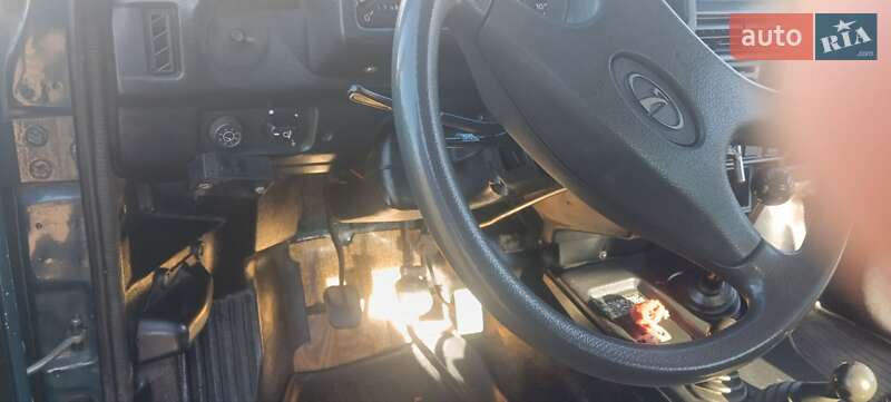 Внедорожник / Кроссовер ВАЗ / Lada 21213 Niva 2002 в Гайсине