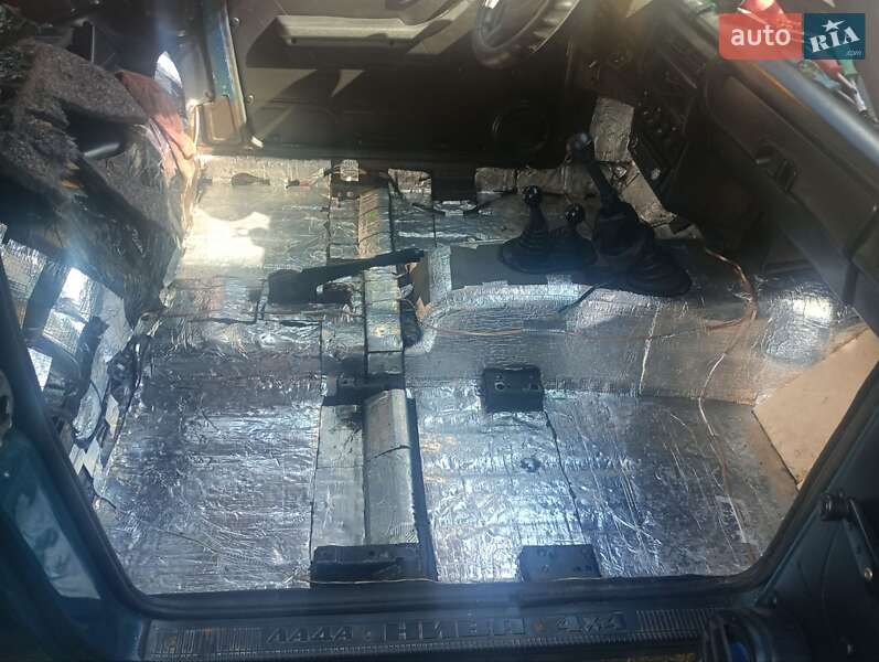 Внедорожник / Кроссовер ВАЗ / Lada 21213 Niva 2002 в Новгород-Северском