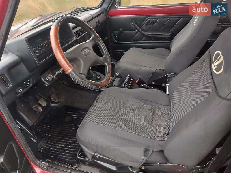 Позашляховик / Кросовер ВАЗ / Lada 21213 Niva 2005 в Ужгороді