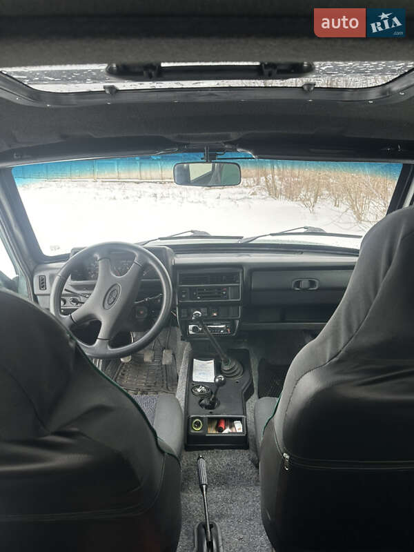 Внедорожник / Кроссовер ВАЗ / Lada 21213 Niva 2005 в Запорожье