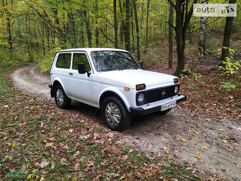 Внедорожник / Кроссовер ВАЗ / Lada 21214 / 4x4 2008 в Богуславе