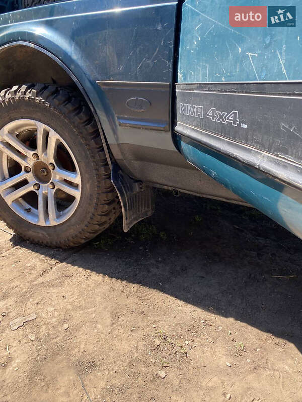 Хэтчбек ВАЗ / Lada 21214 / 4x4 2005 в Беляевке