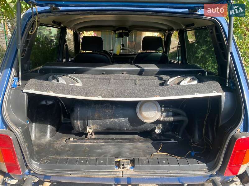 Позашляховик / Кросовер ВАЗ / Lada 21214 / 4x4 2009 в Царичанці