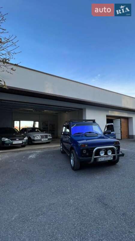 Позашляховик / Кросовер ВАЗ / Lada 21214 / 4x4 2009 в Харкові