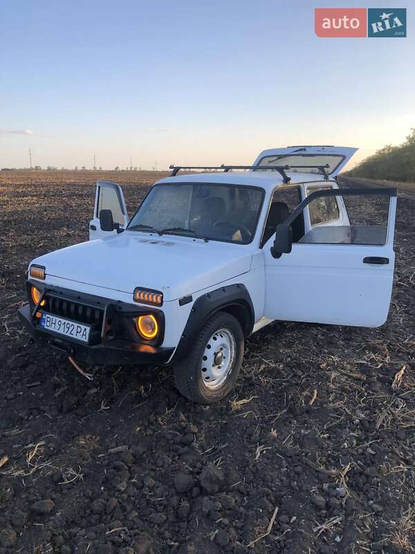Внедорожник / Кроссовер ВАЗ / Lada 21214 / 4x4 2008 в Арцизе