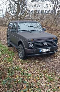 Внедорожник / Кроссовер ВАЗ / Lada 21214 / 4x4 2008 в Лохвице