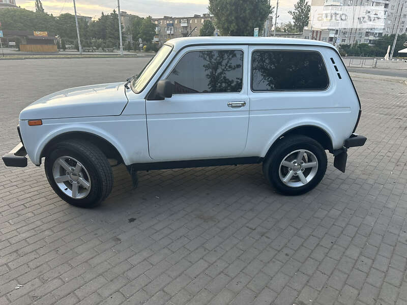 Позашляховик / Кросовер ВАЗ / Lada 21214 / 4x4 2015 в Слов'янську