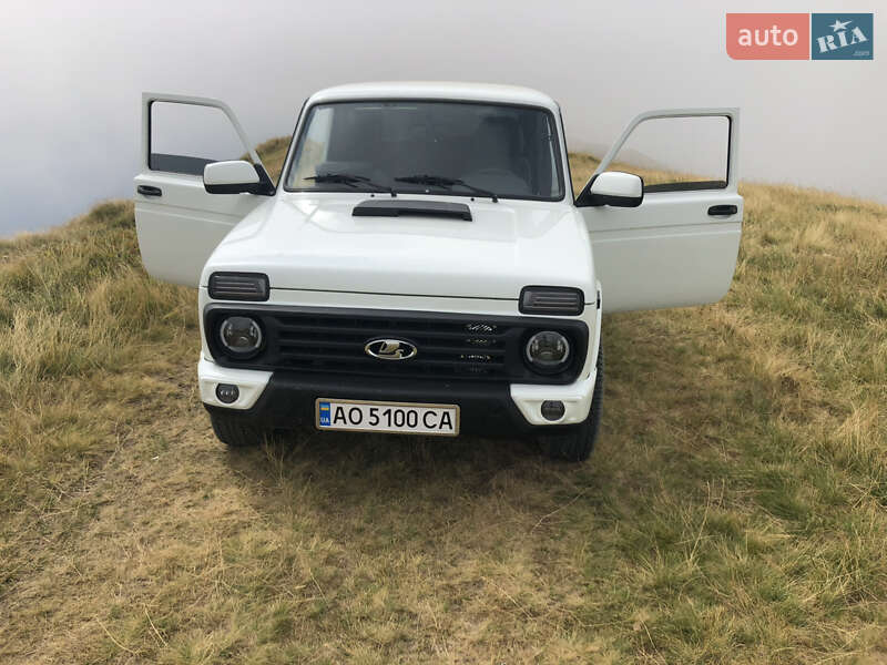 Внедорожник / Кроссовер ВАЗ / Lada 21214 / 4x4 2014 в Тячеве фото 4 Внедорожник / Кроссовер ВАЗ / Lada 21214 / 4x4 2014 в Тячеве