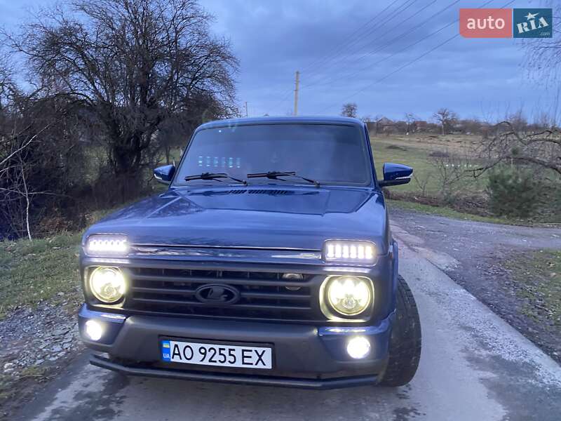 Позашляховик / Кросовер ВАЗ / Lada 21214 / 4x4 2010 в Іршаві