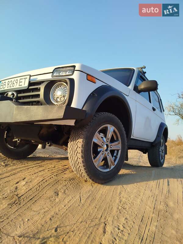 Внедорожник / Кроссовер ВАЗ 21214 / 4x4 2012 в 