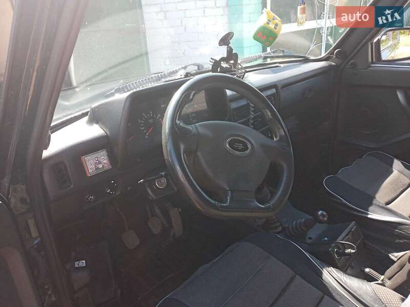 Внедорожник / Кроссовер ВАЗ / Lada 21214 / 4x4 2012 в Шевченкове
