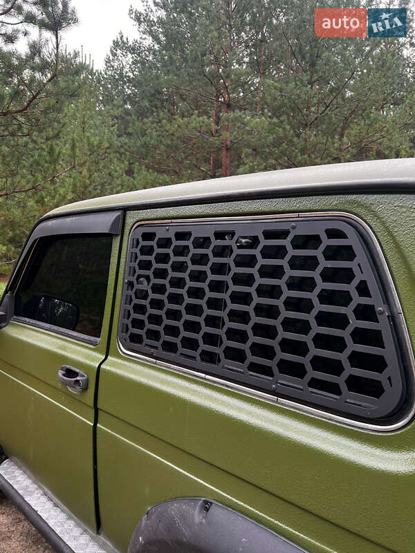 Позашляховик / Кросовер ВАЗ / Lada 21214 / 4x4 2010 в Дніпрі