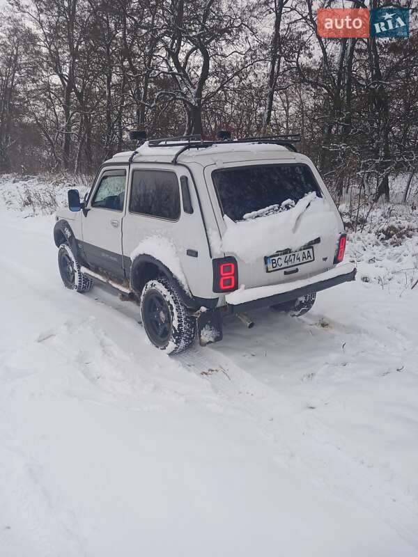Внедорожник / Кроссовер ВАЗ / Lada 21214 / 4x4 2012 в Козове