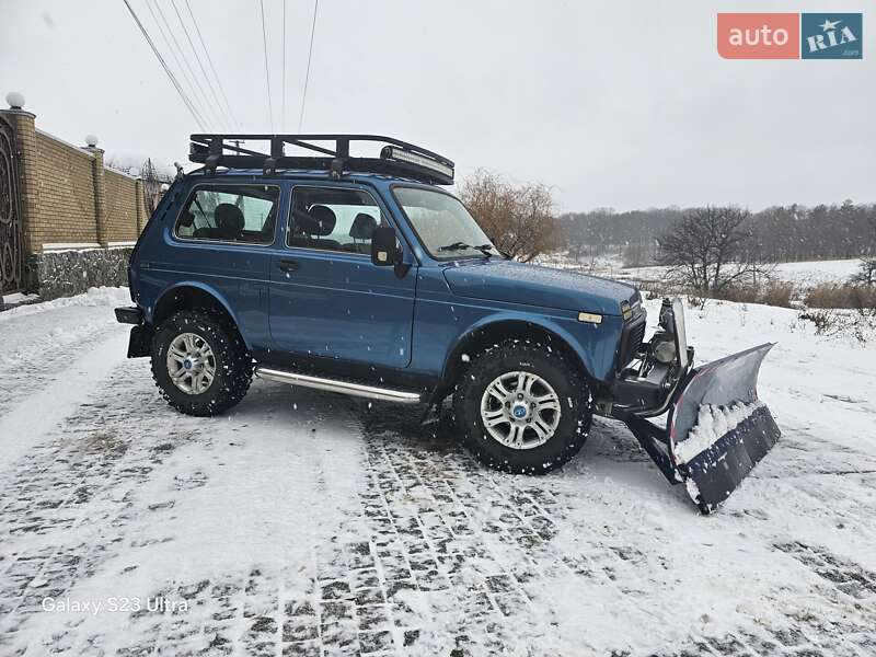 Внедорожник / Кроссовер ВАЗ 21214 / 4x4 2011 в 