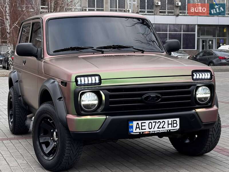 Позашляховик / Кросовер ВАЗ / Lada 21214 / 4x4 2014 в Дніпрі