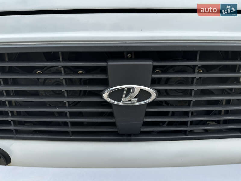 Внедорожник / Кроссовер ВАЗ / Lada 21214 / 4x4 2014 в Хмельнике