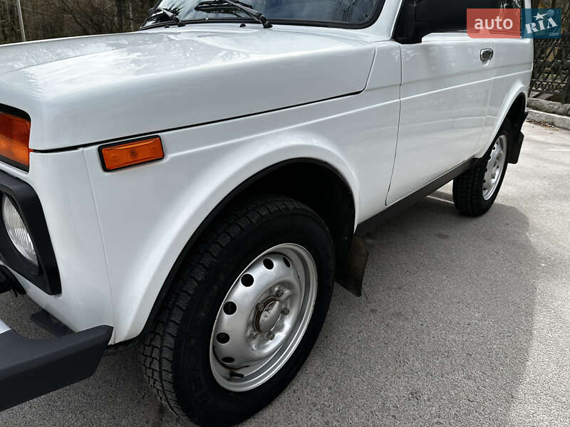 Внедорожник / Кроссовер ВАЗ / Lada 21214 / 4x4 2014 в Хмельнике
