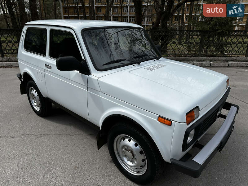 Внедорожник / Кроссовер ВАЗ / Lada 21214 / 4x4 2014 в Хмельнике