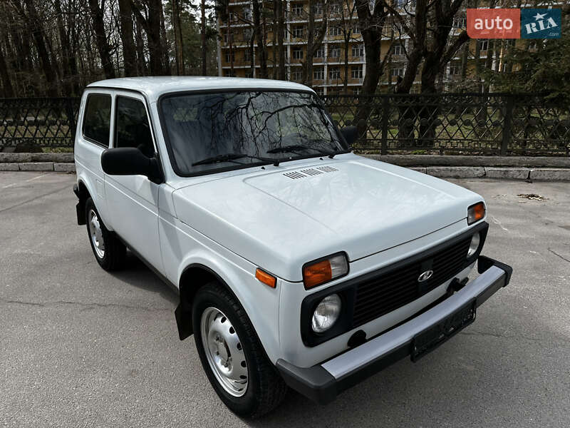 Внедорожник / Кроссовер ВАЗ / Lada 21214 / 4x4 2014 в Хмельнике